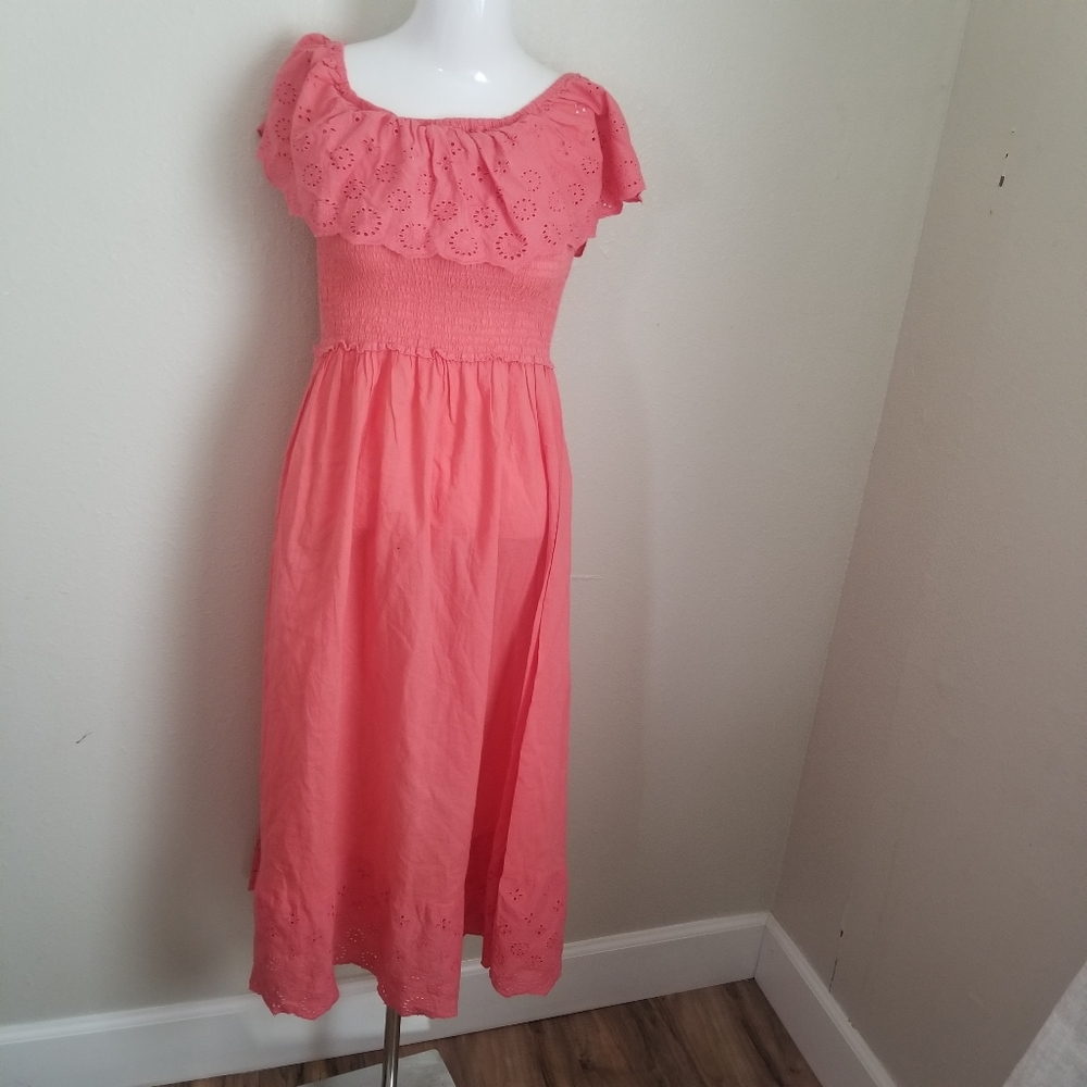 J GEE  WOMEN'S DRESS SIZE M